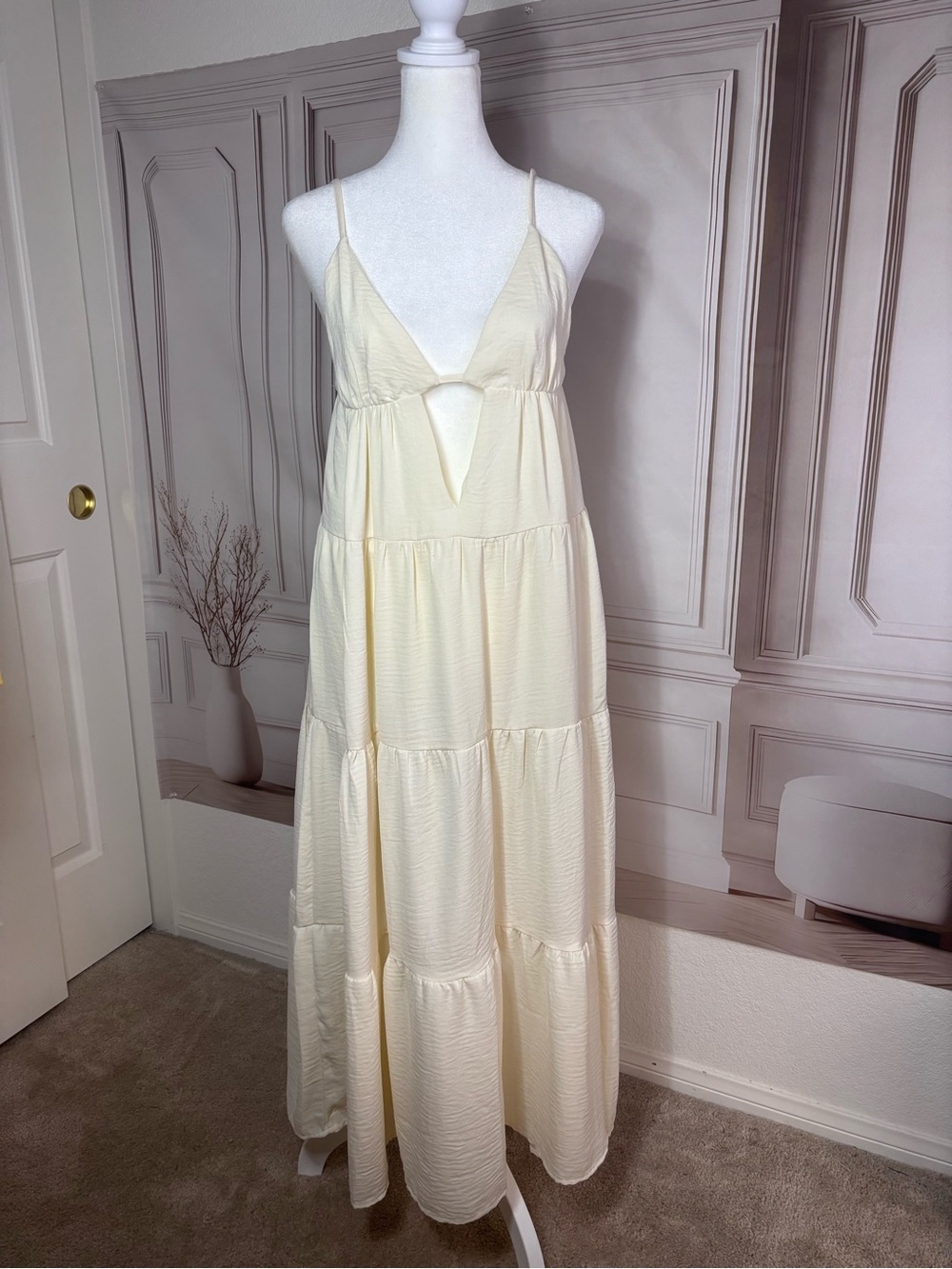 Cutout Cream Tiered Maxi Dress with Spaghetti Straps NWOT